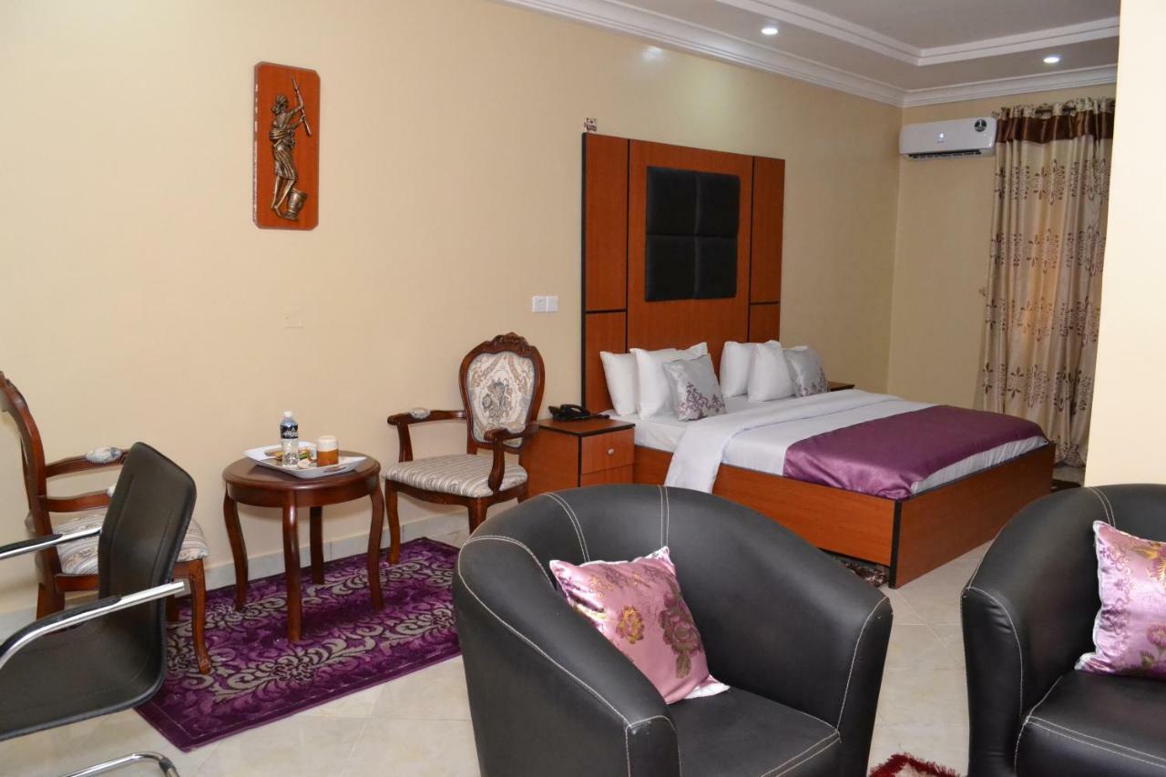 Limoh Suites Benin City Kültér fotó
