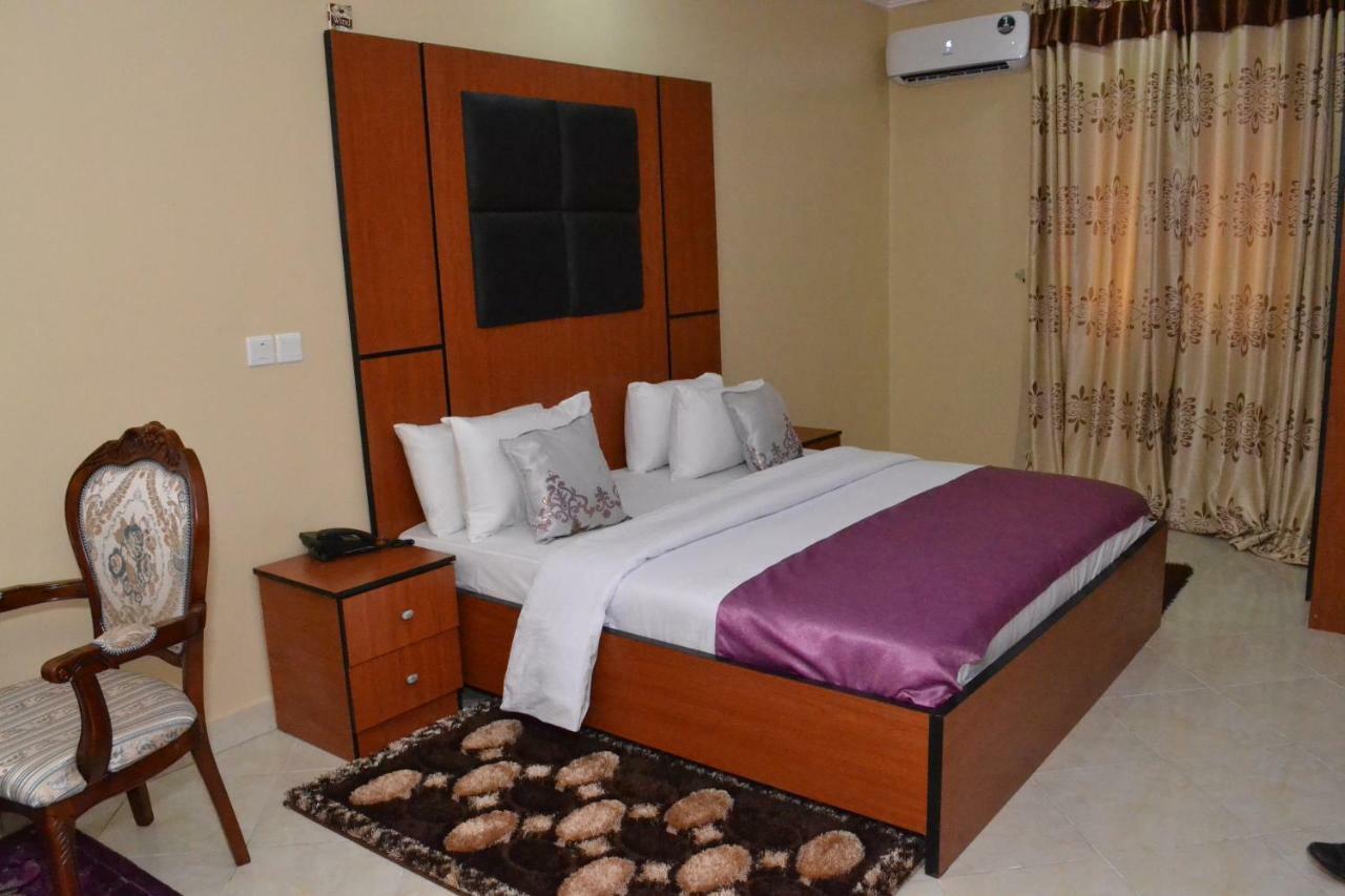 Limoh Suites Benin City Kültér fotó